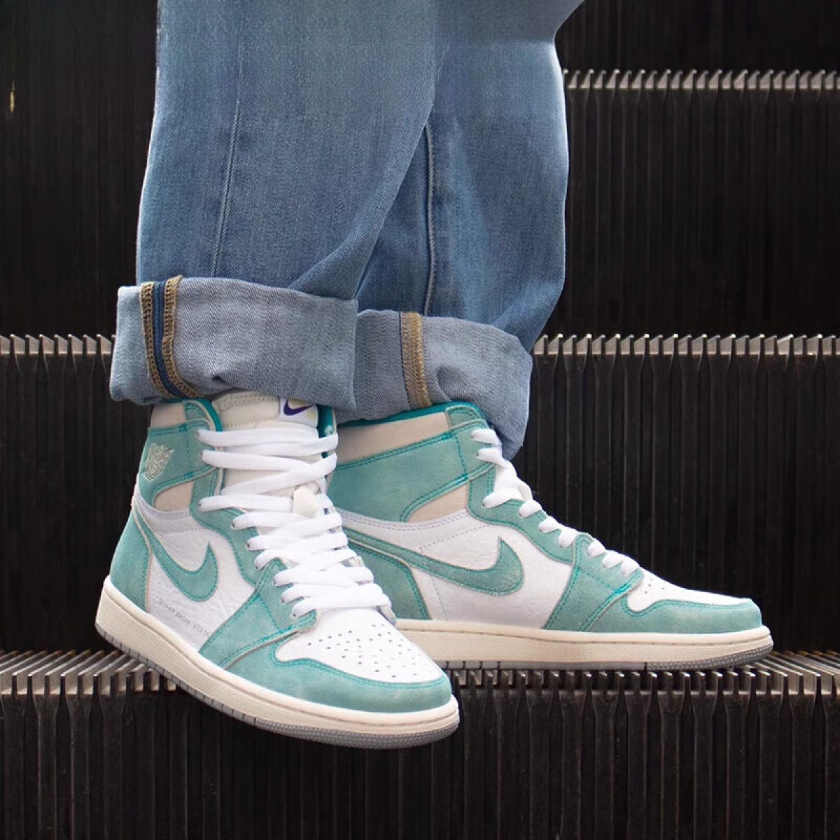 Подростковые кроссовки Air Jordan 1 Retro High "Turbo Green" GS