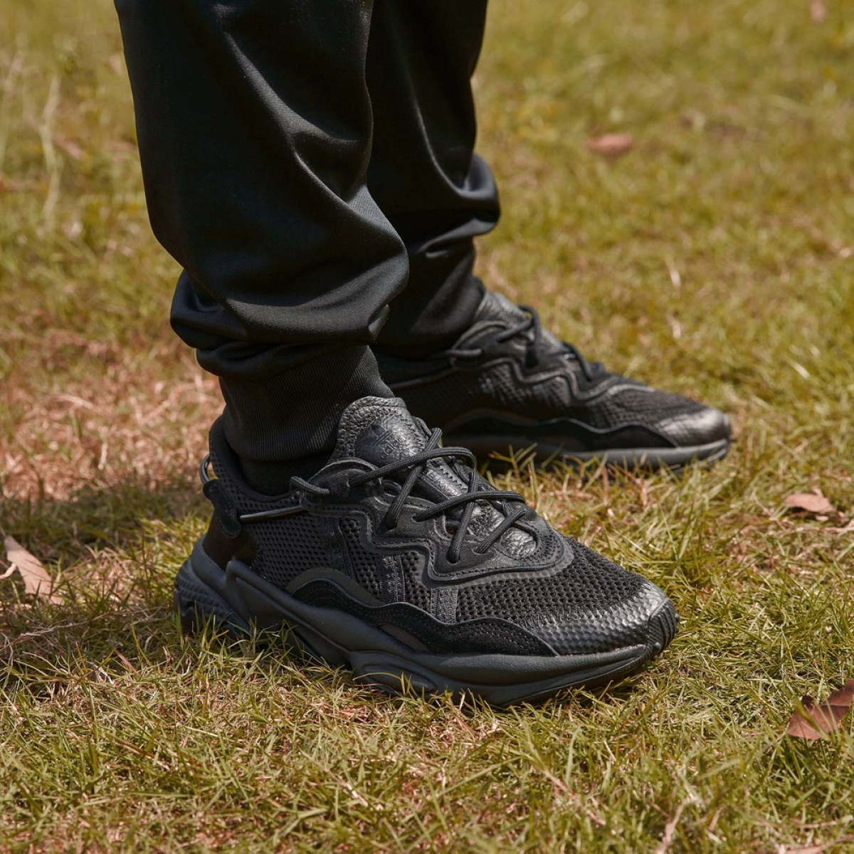 Подростковые кроссовки Adidas Originals Ozweego Black GS