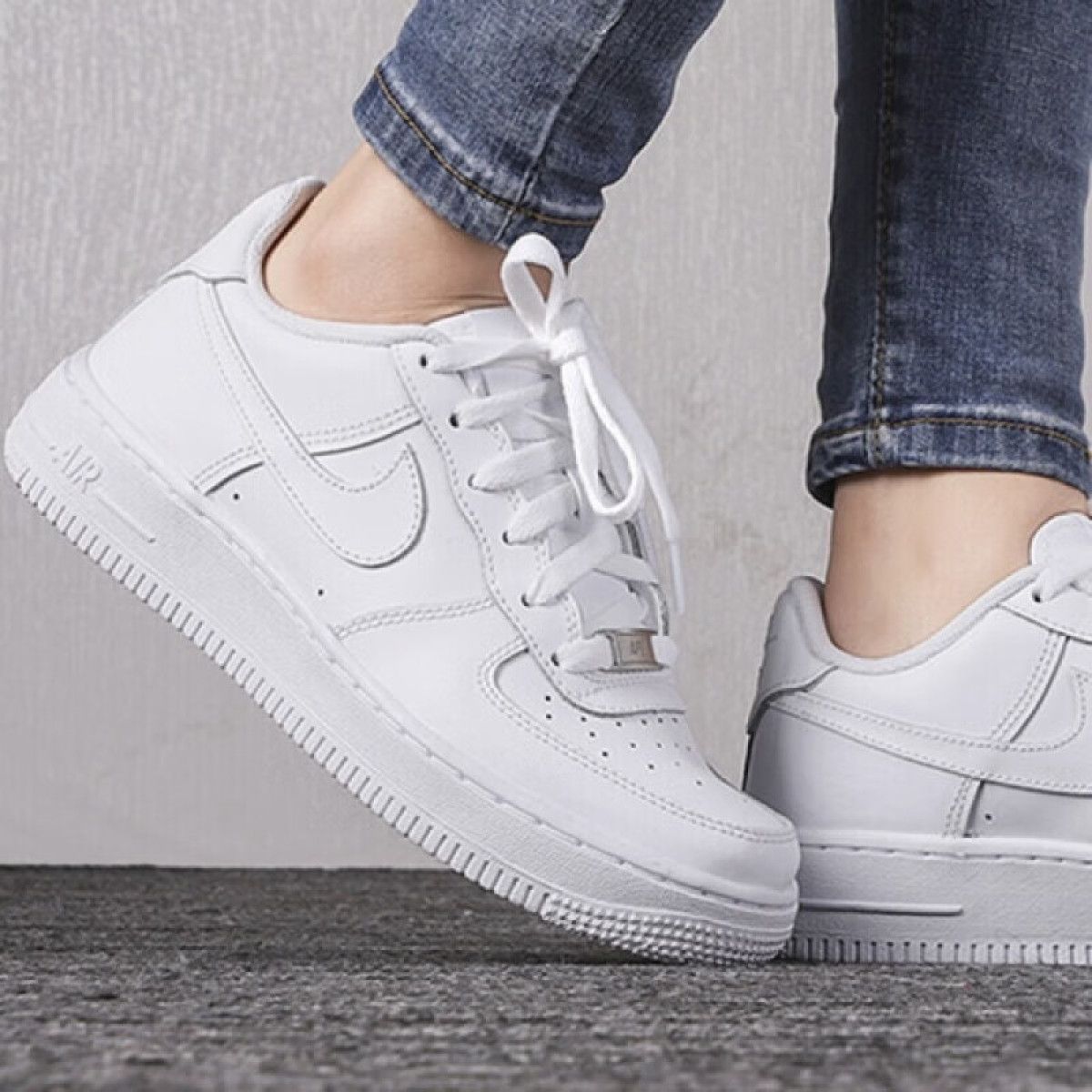 Подростковые кроссовки Nike Air Force 1 Low White GS