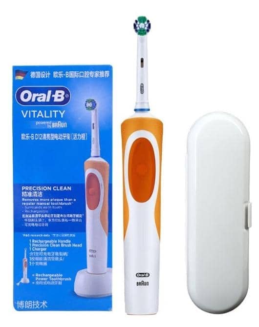 Электрическая зубная щетка Oral-B D12 Vitality с дорожным кейсом Orange